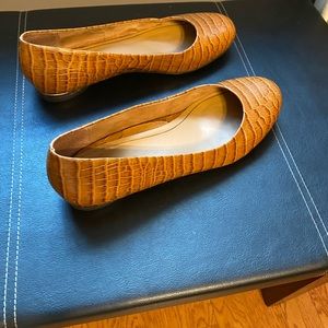 Vionic womens flats. Size 9